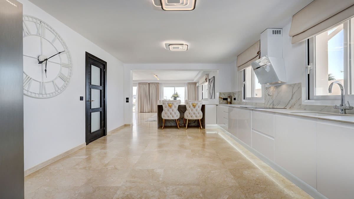 Chalet de 5 habitaciones en Casares en venta - 1.675.000 € (Ref: 9317068)