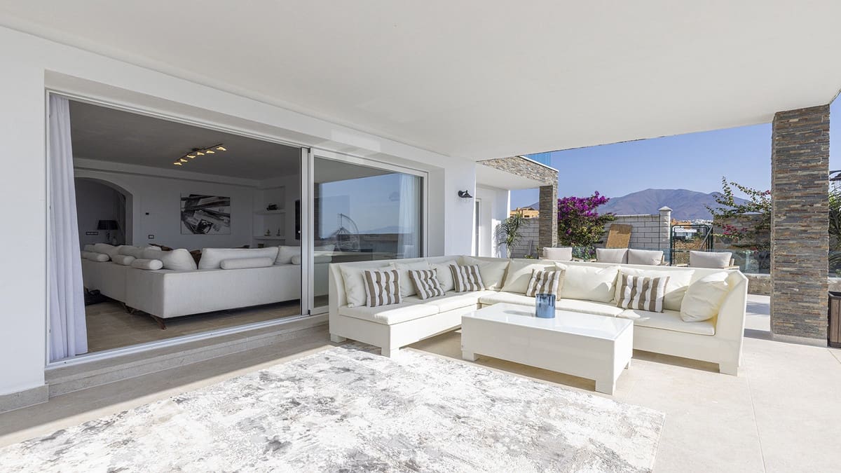 Chalet de 5 habitaciones en Casares en venta - 1.675.000 € (Ref: 9317068)