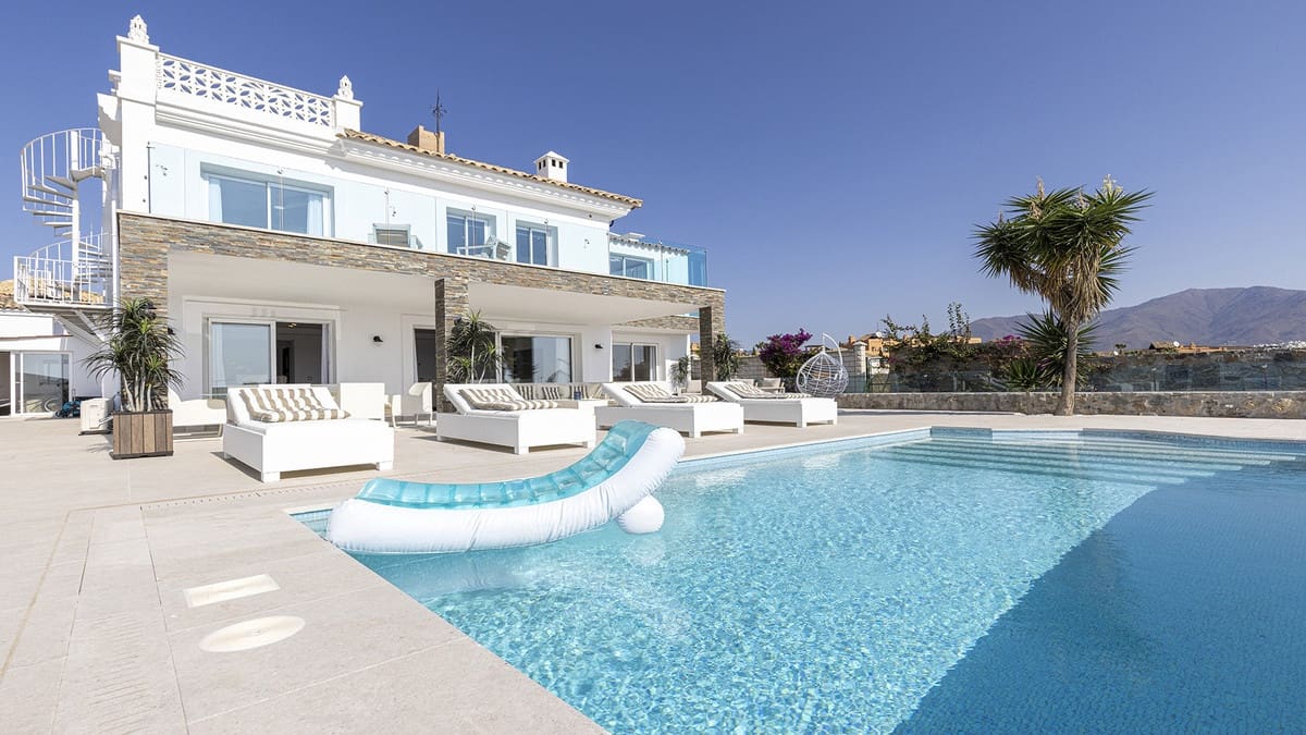 Chalet de 5 habitaciones en Casares en venta - 1.675.000 € (Ref: 9317068)