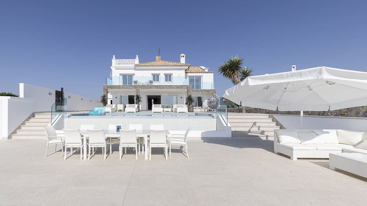 Chalet de 5 habitaciones en Casares en venta - 1.675.000 € (Ref: 9317068)