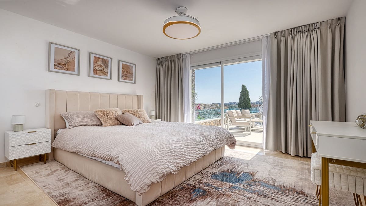 Chalet de 5 habitaciones en Casares en venta - 1.675.000 € (Ref: 9317068)