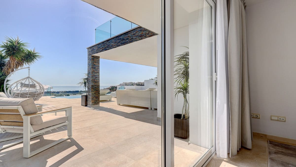 Chalet de 5 habitaciones en Casares en venta - 1.675.000 € (Ref: 9317068)