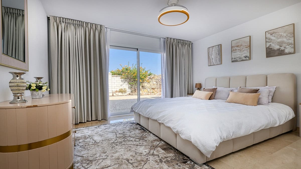 Chalet de 5 habitaciones en Casares en venta - 1.675.000 € (Ref: 9317068)