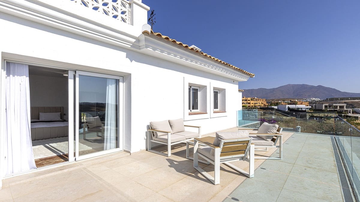 Chalet de 5 habitaciones en Casares en venta - 1.675.000 € (Ref: 9317068)