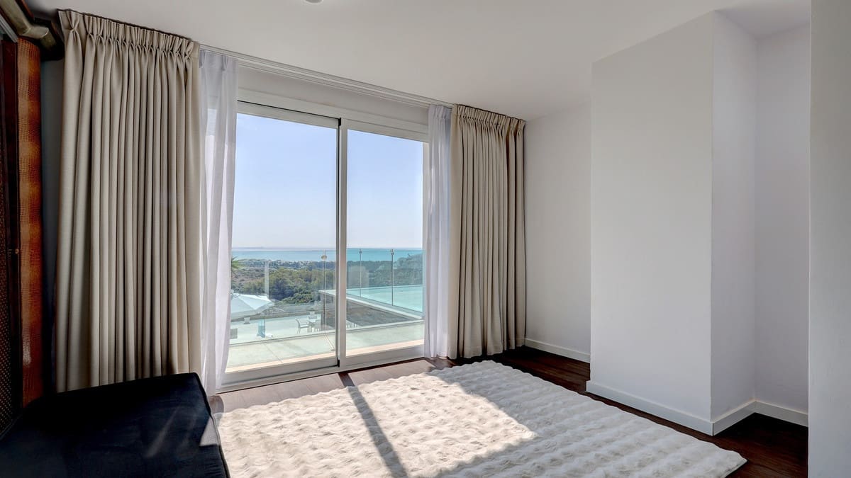 Chalet de 5 habitaciones en Casares en venta - 1.675.000 € (Ref: 9317068)