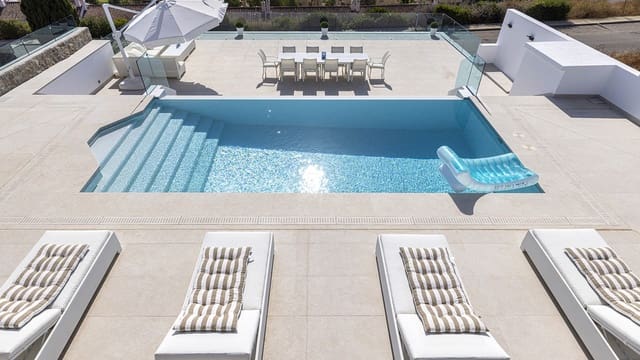 5 soveværelse Villa til salg i Casares - € 1.675.000 (Ref: 9317068)