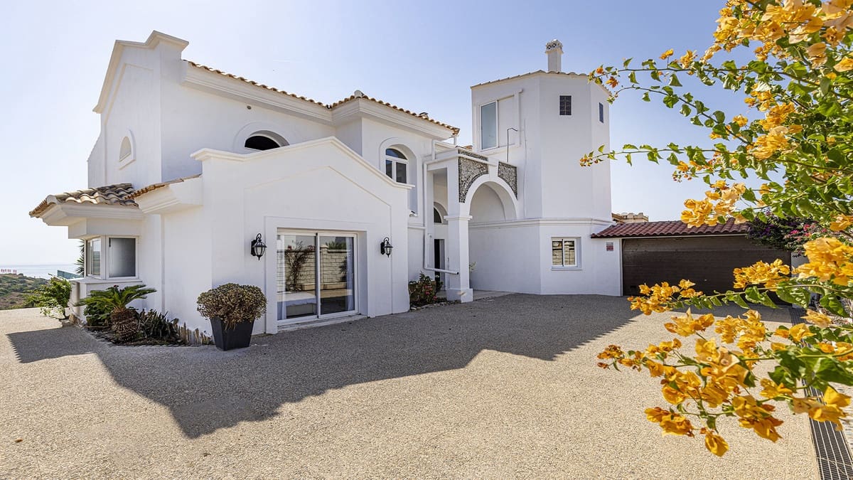 Chalet de 5 habitaciones en Casares en venta - 1.675.000 € (Ref: 9317068)