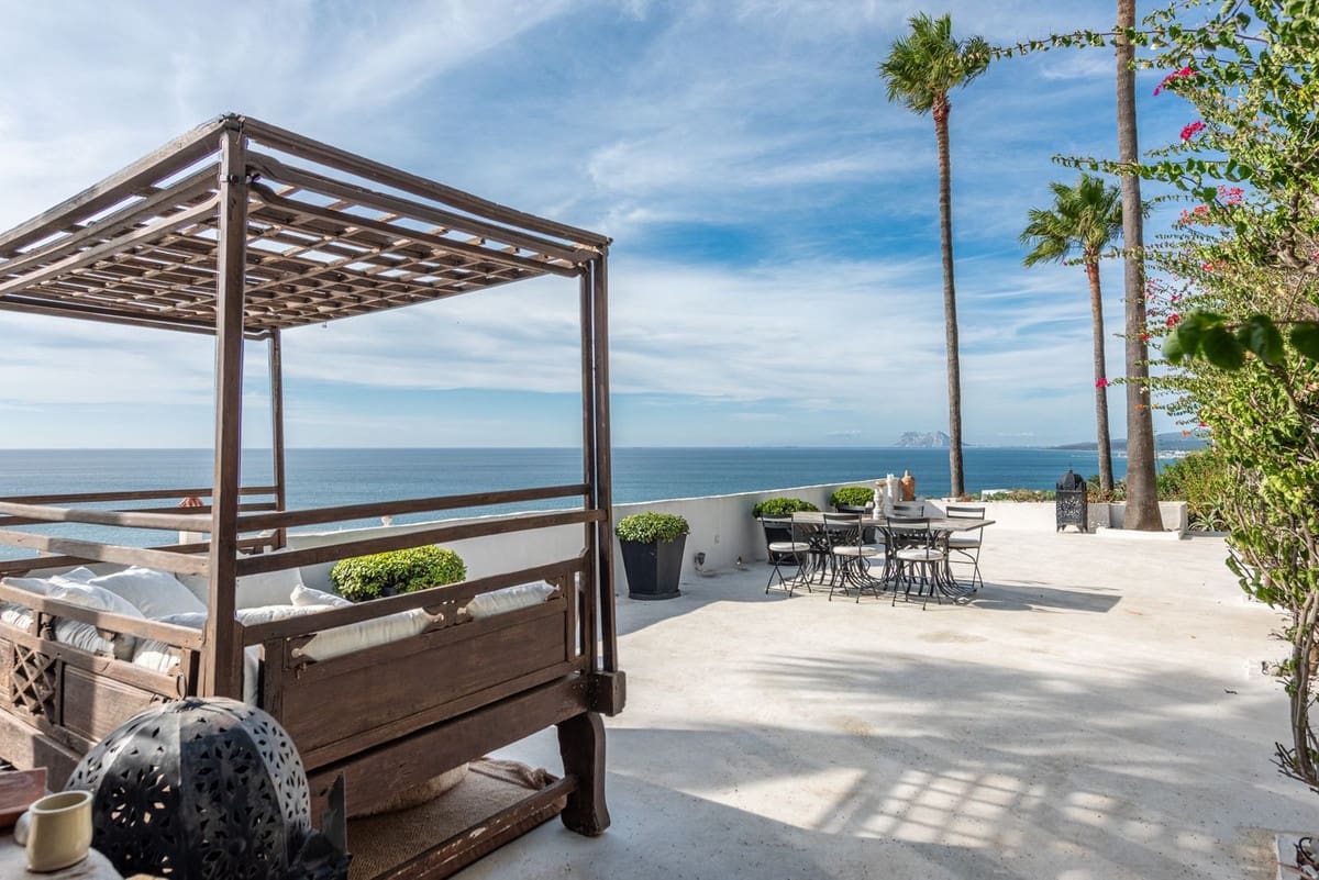 3 bedroom Villa for sale in Manilva with garage - € 1,285,000 (Ref: 9317071)