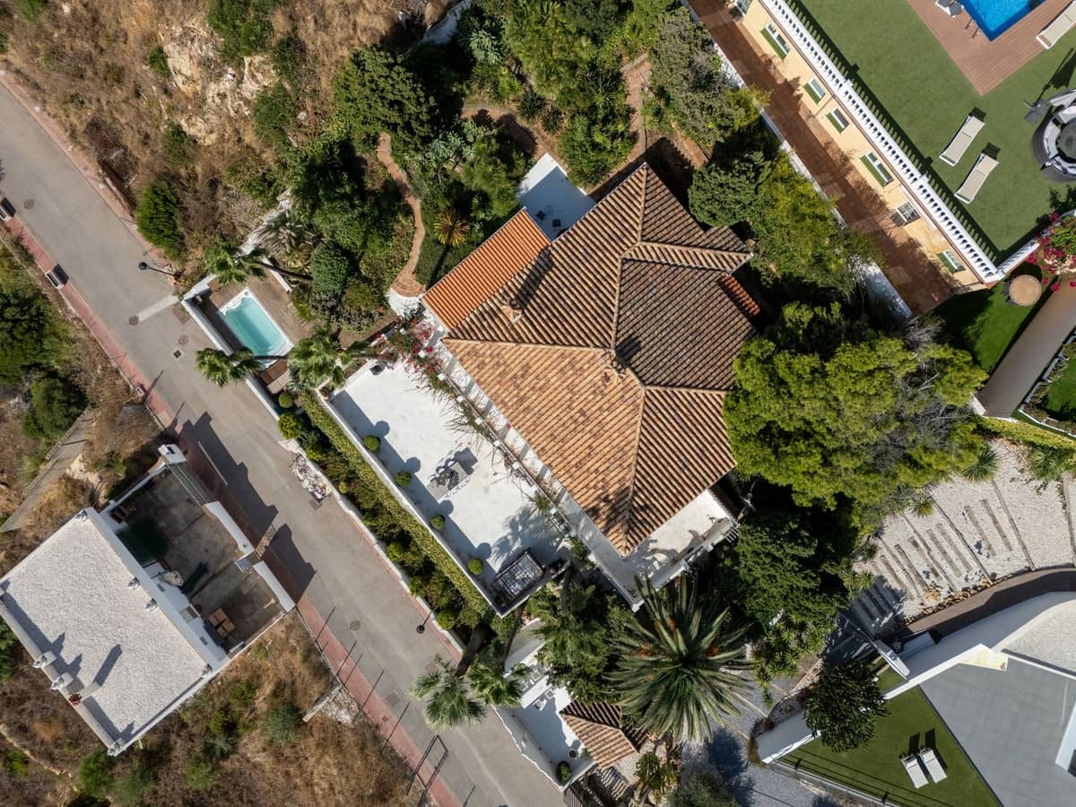 3 bedroom Villa for sale in Manilva with garage - € 1,285,000 (Ref: 9317071)