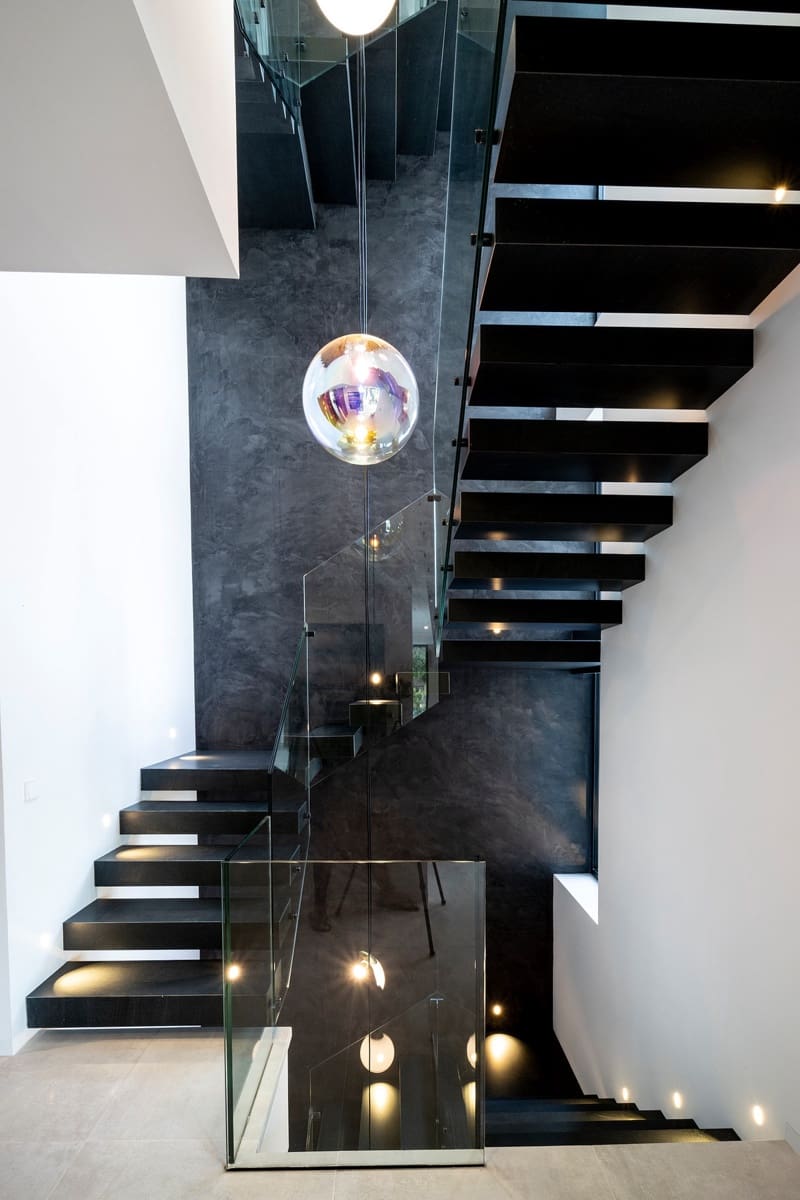 6 sypialnia Willa na sprzedaż w El Paraiso z garażem - 6 800 000 € (Ref: 9325763)