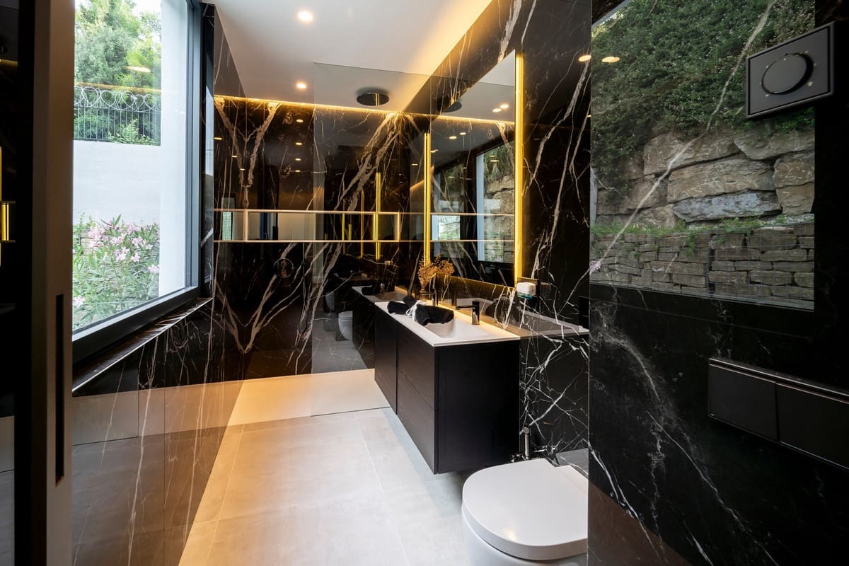 6 sypialnia Willa na sprzedaż w El Paraiso z garażem - 6 800 000 € (Ref: 9325763)