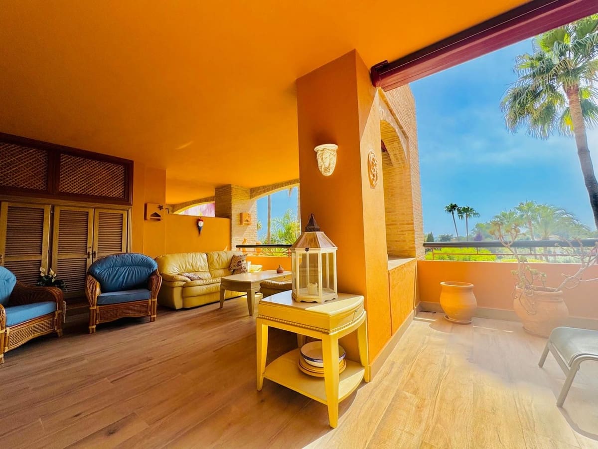 3 sypialnia Apartament na sprzedaż w Bahia de Marbella - 1 200 000 € (Ref: 9332895)