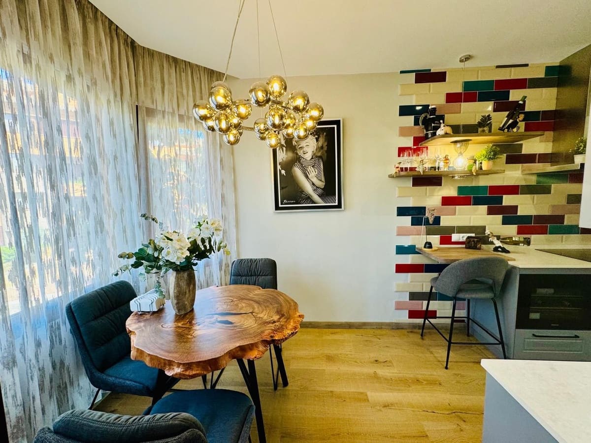 3 sypialnia Apartament na sprzedaż w Bahia de Marbella - 1 200 000 € (Ref: 9332895)