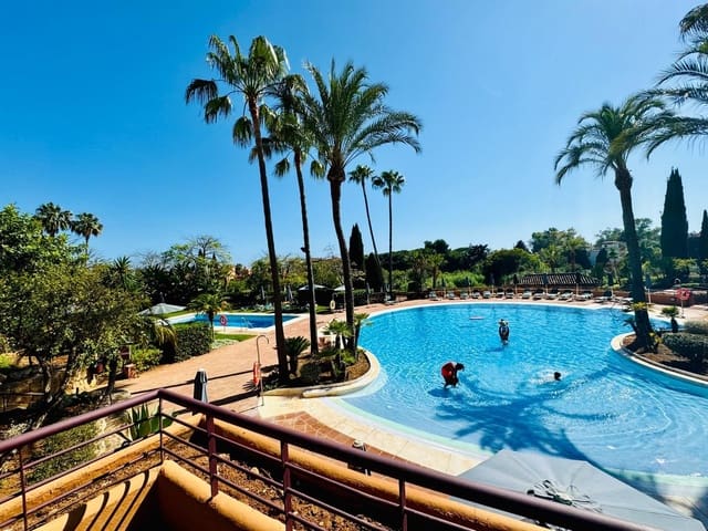 3 chambre Appartement à vendre à Bahía de Marbella, Marbella - 1 200 000 € (Ref: 9332895)