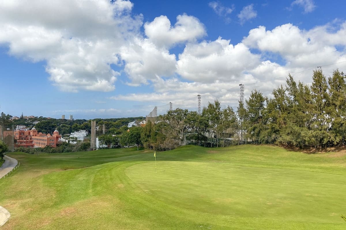 4 bedroom Apartment for sale in Artola - € 849,000 (Ref: 9332899)