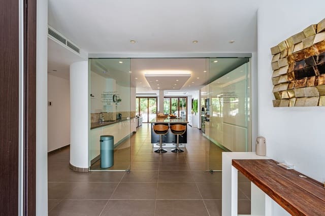 5 makuuhuone Huvila myytävänä paikassa El Rosario, Marbella mukana 
autotalli - 2 499 000 € (Ref: 9334271)