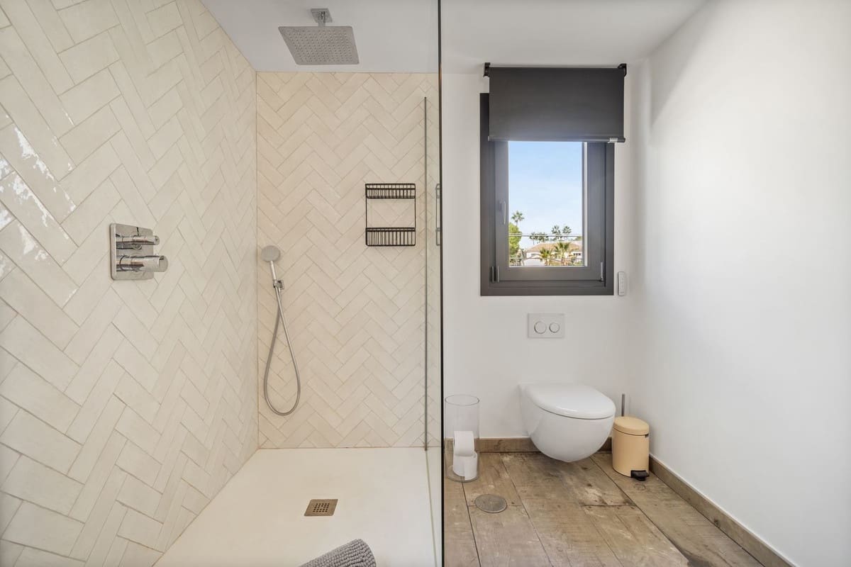 4 bedroom Villa for sale in Marbesa - € 2,499,000 (Ref: 9334272)