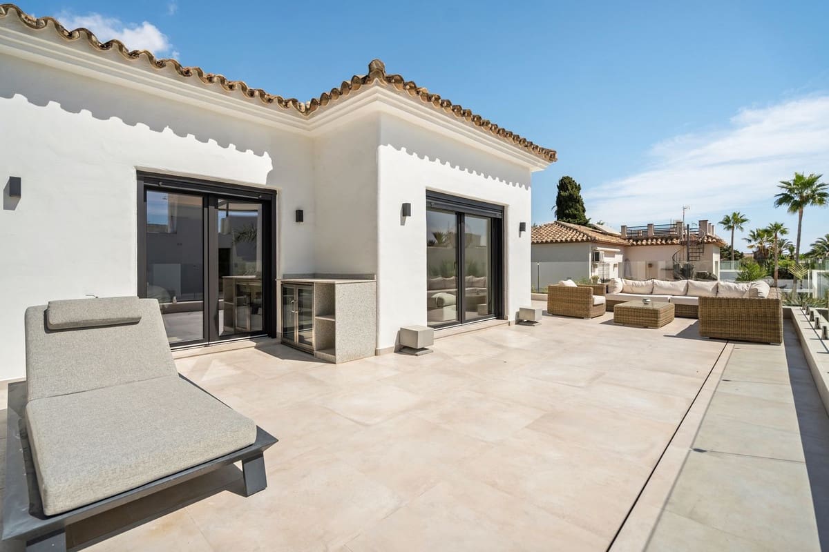 4 bedroom Villa for sale in Marbesa - € 2,499,000 (Ref: 9334272)