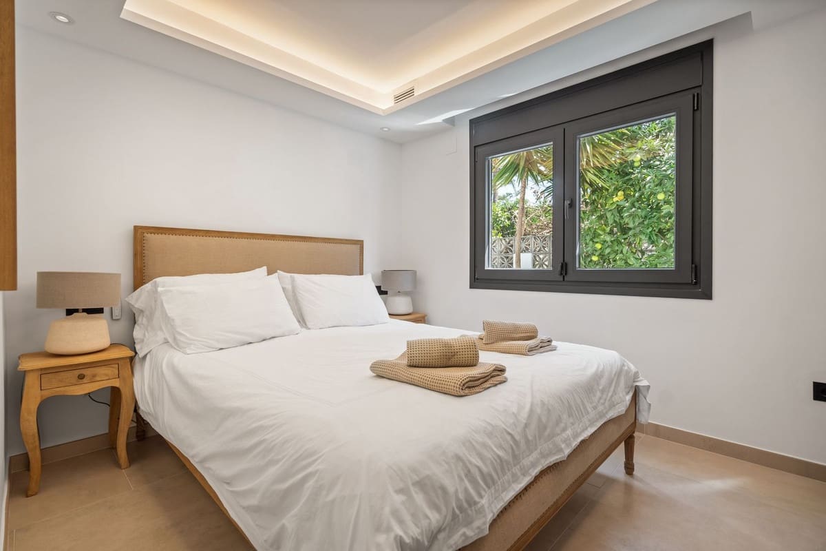 4 bedroom Villa for sale in Marbesa - € 2,499,000 (Ref: 9334272)