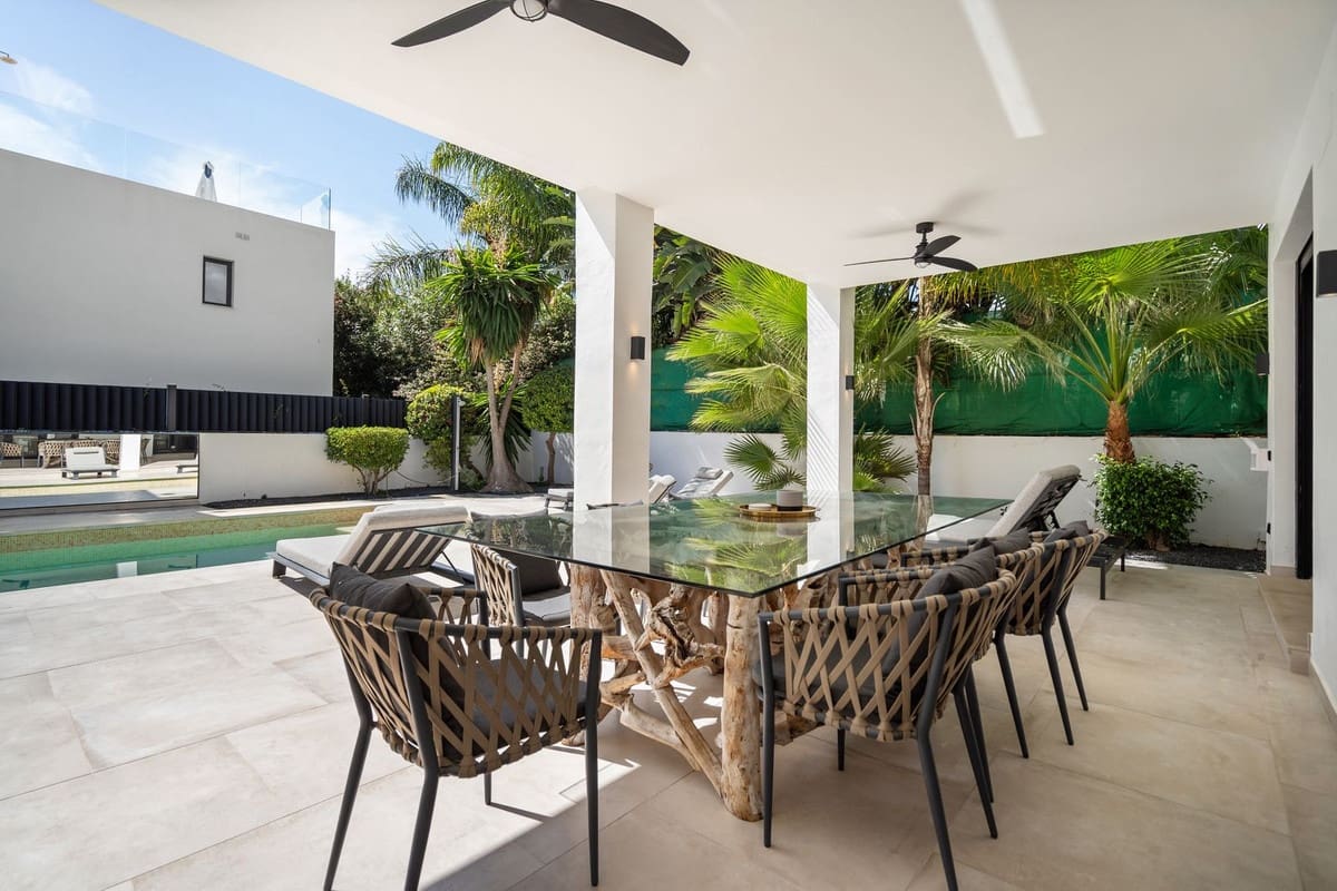 4 bedroom Villa for sale in Marbesa - € 2,499,000 (Ref: 9334272)