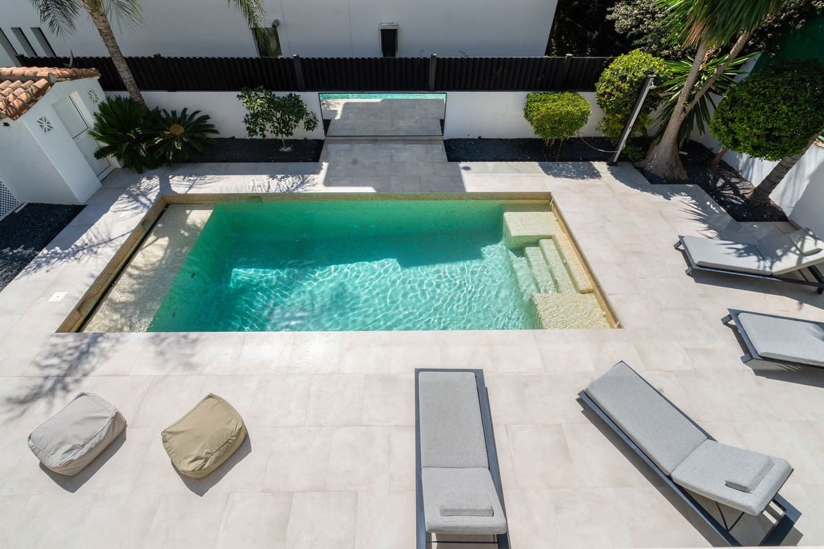 4 bedroom Villa for sale in Marbesa - € 2,499,000 (Ref: 9334272)