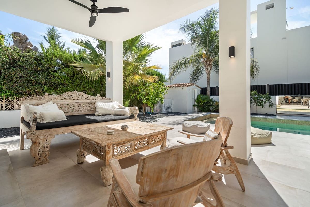 4 bedroom Villa for sale in Marbesa - € 2,499,000 (Ref: 9334272)