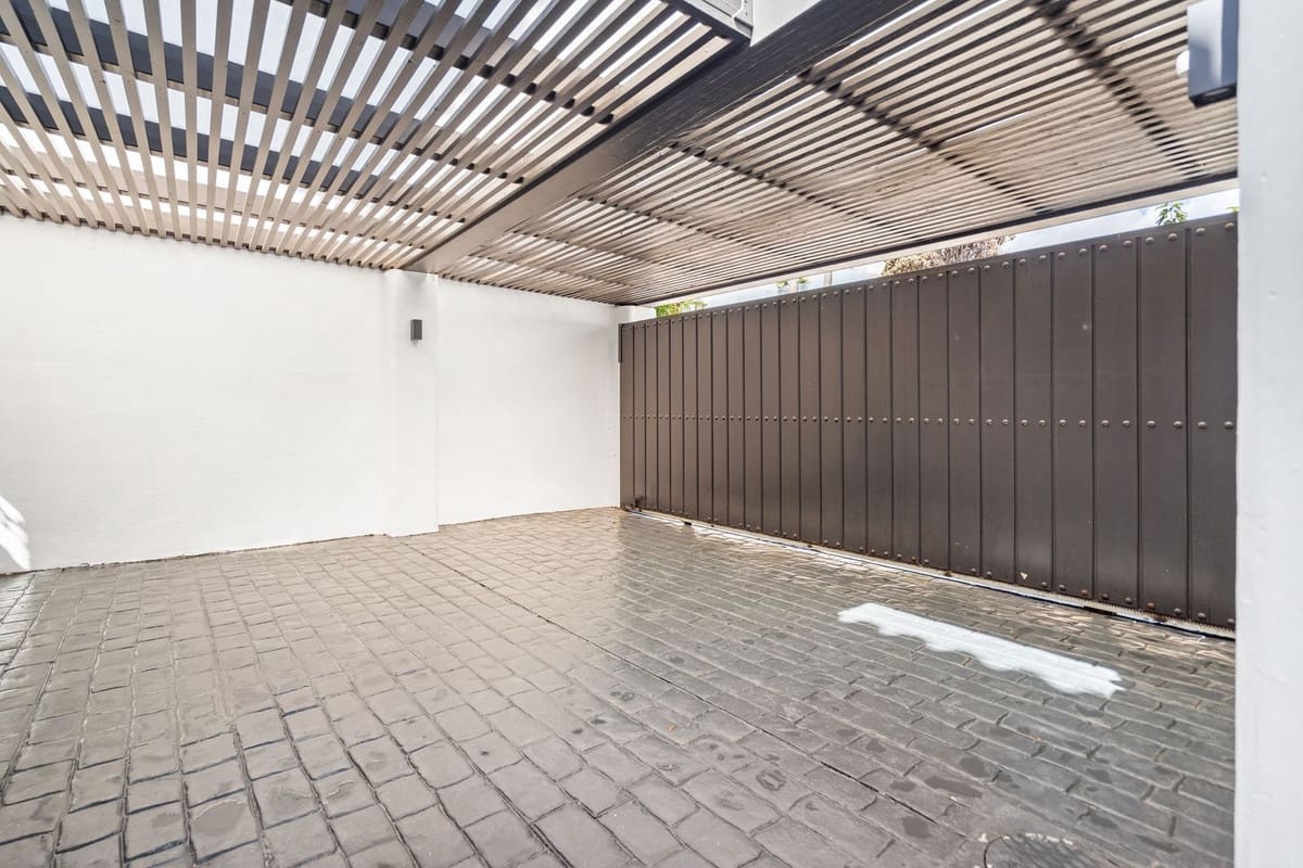 4 bedroom Villa for sale in Marbesa - € 2,499,000 (Ref: 9334272)