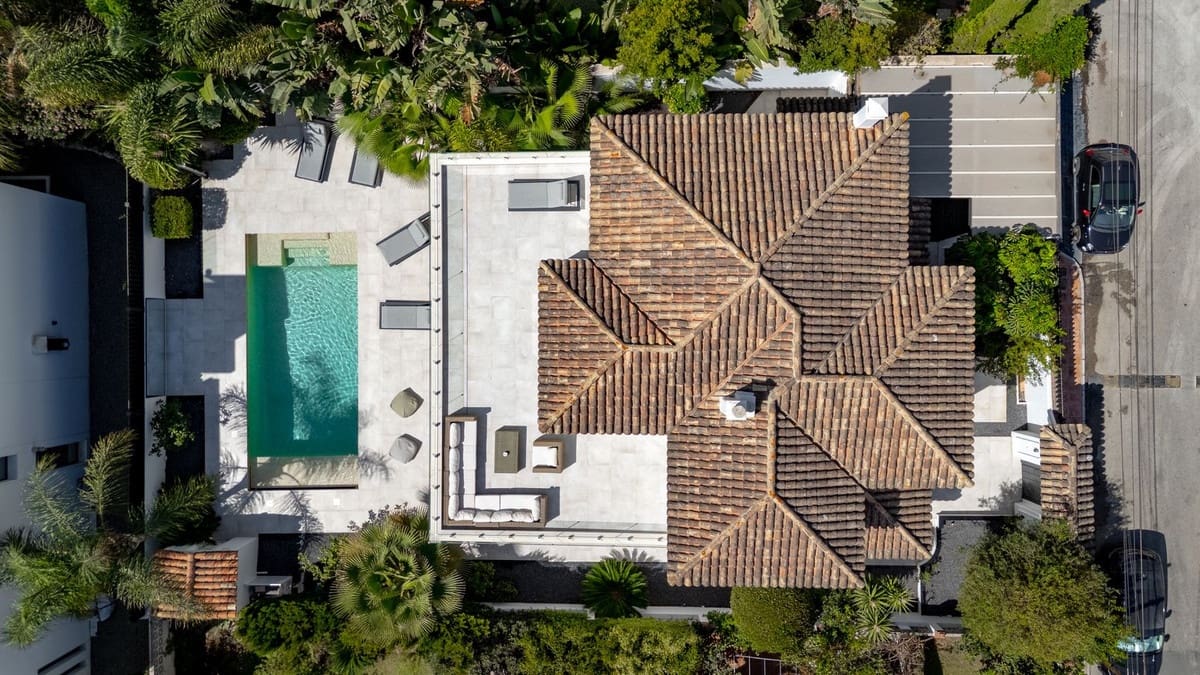 4 bedroom Villa for sale in Marbesa - € 2,499,000 (Ref: 9334272)