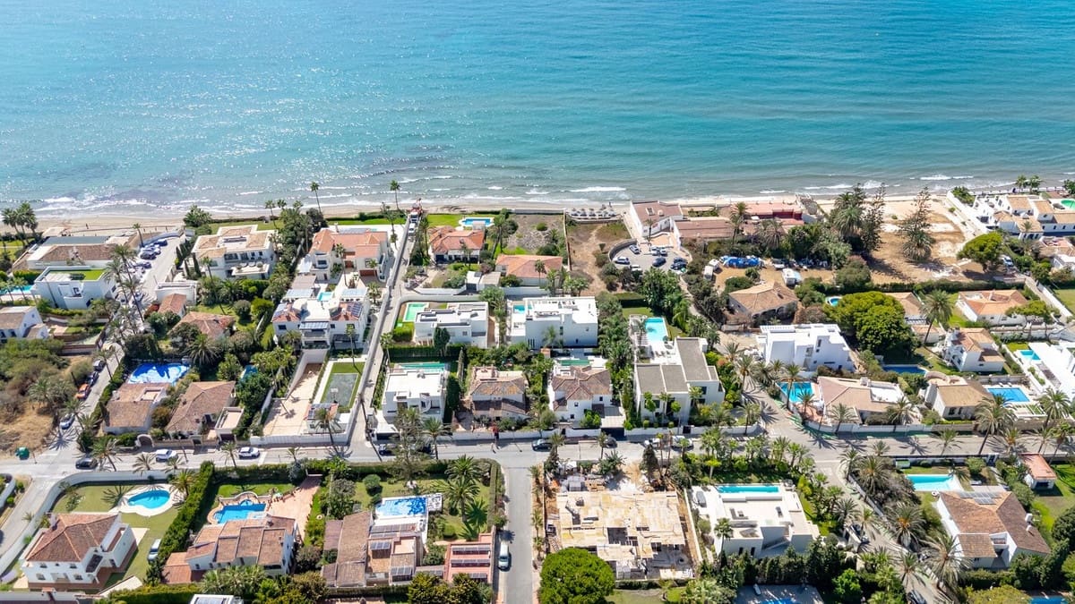 4 bedroom Villa for sale in Marbesa - € 2,499,000 (Ref: 9334272)