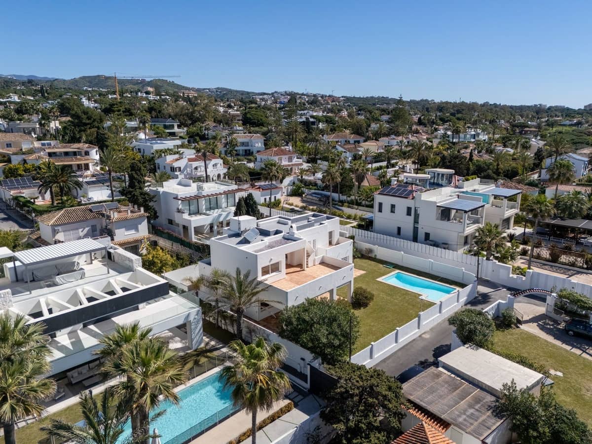 5 soverom Villa til salgs i Marbesa med garasje - € 2 650 000 (Ref: 9334273)