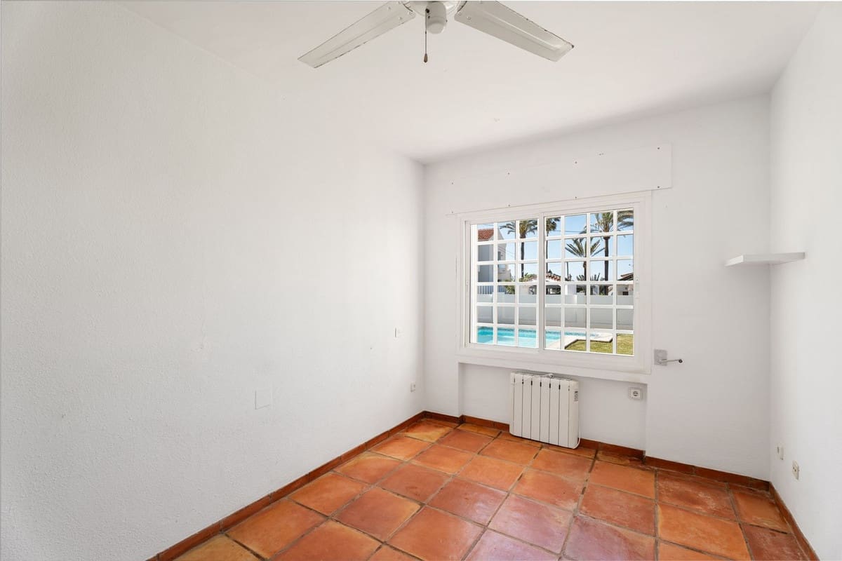 5 soverom Villa til salgs i Marbesa med garasje - € 2 650 000 (Ref: 9334273)