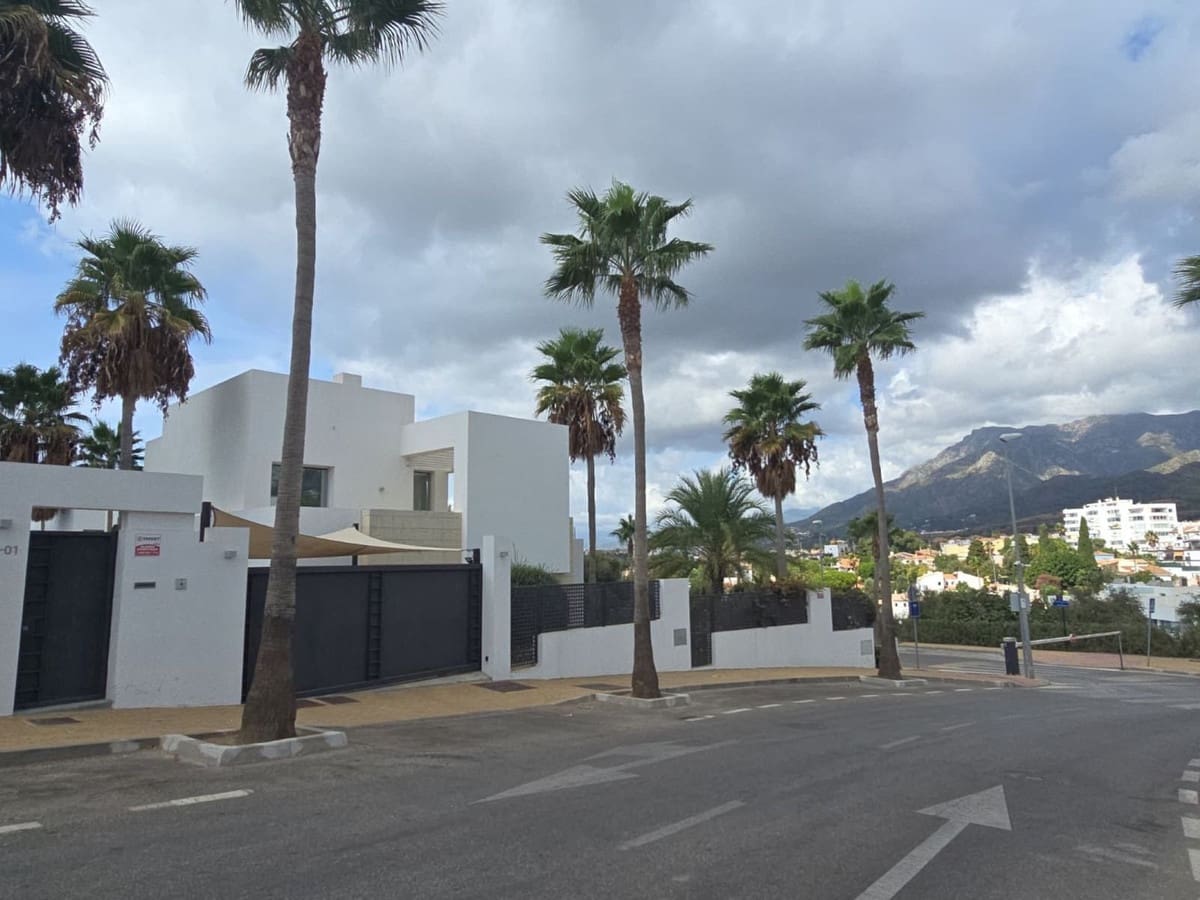 3 camera da letto Villa in vendita in Rio Real - 2.150.000 € (Rif: 9334275)