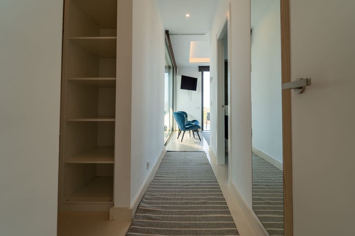 5 makuuhuone Omakotitalo myytävänä paikassa Cabopino - 1 495 000 € (Ref: 9334281)