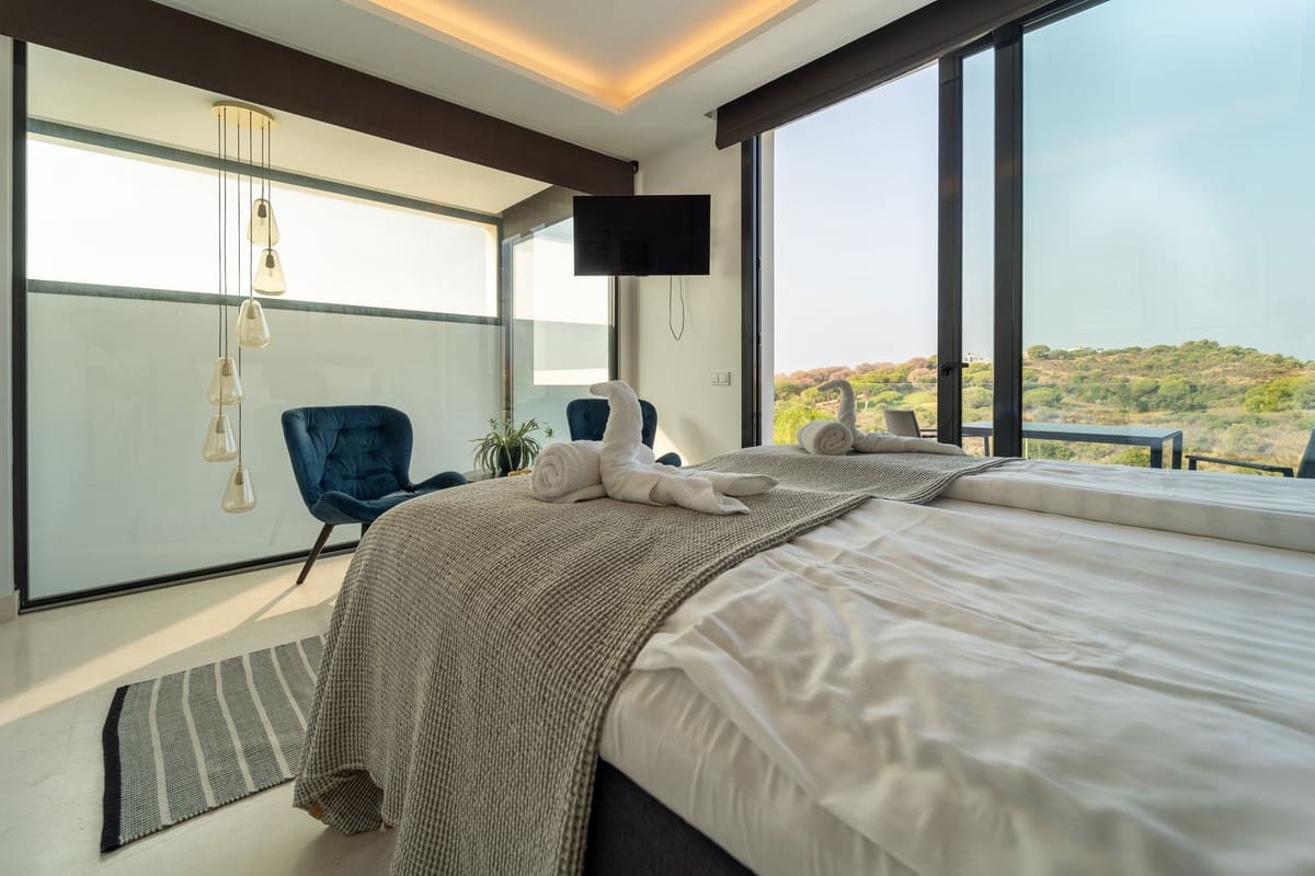 5 makuuhuone Omakotitalo myytävänä paikassa Cabopino - 1 495 000 € (Ref: 9334281)