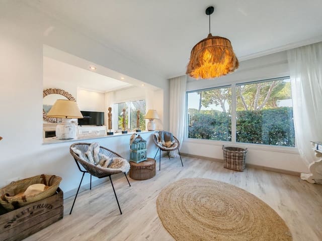 3 soveværelse Villa til salg i Las Chapas, Marbella - € 795.000 (Ref: 9378546)