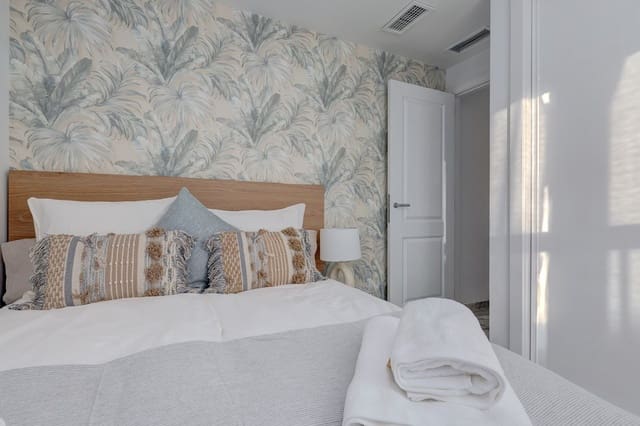 4 makuuhuone Huoneisto myytävänä paikassa Bahía de Marbella, Marbella - 849 000 € (Ref: 9378547)