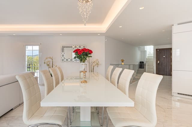 3 sypialnia Dom na sprzedaż w Nueva Andalucia, Marbella - 1 050 000 € (Ref: 9382025)