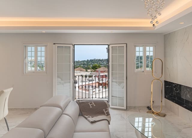 3 sypialnia Dom na sprzedaż w Nueva Andalucia, Marbella - 1 050 000 € (Ref: 9382025)