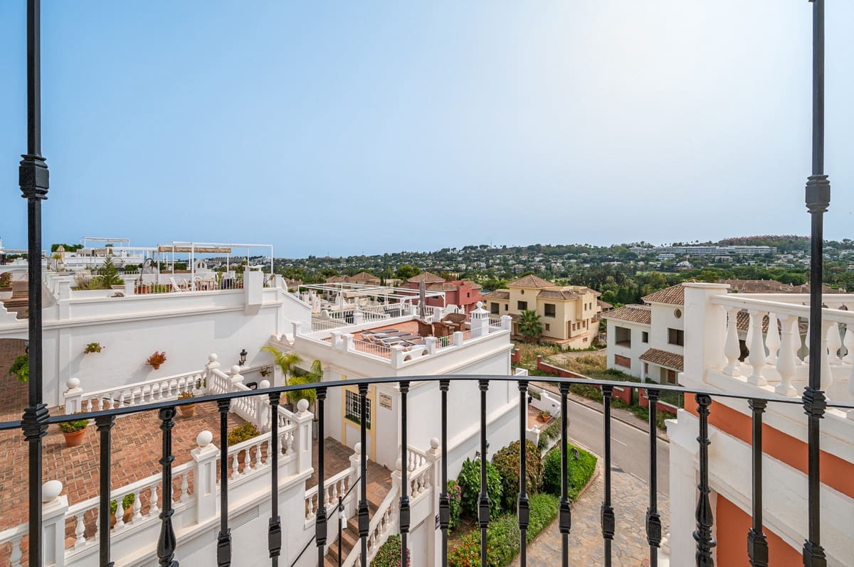 3 soverom Hus til salgs i Nueva Andalucia - € 1 050 000 (Ref: 9382025)