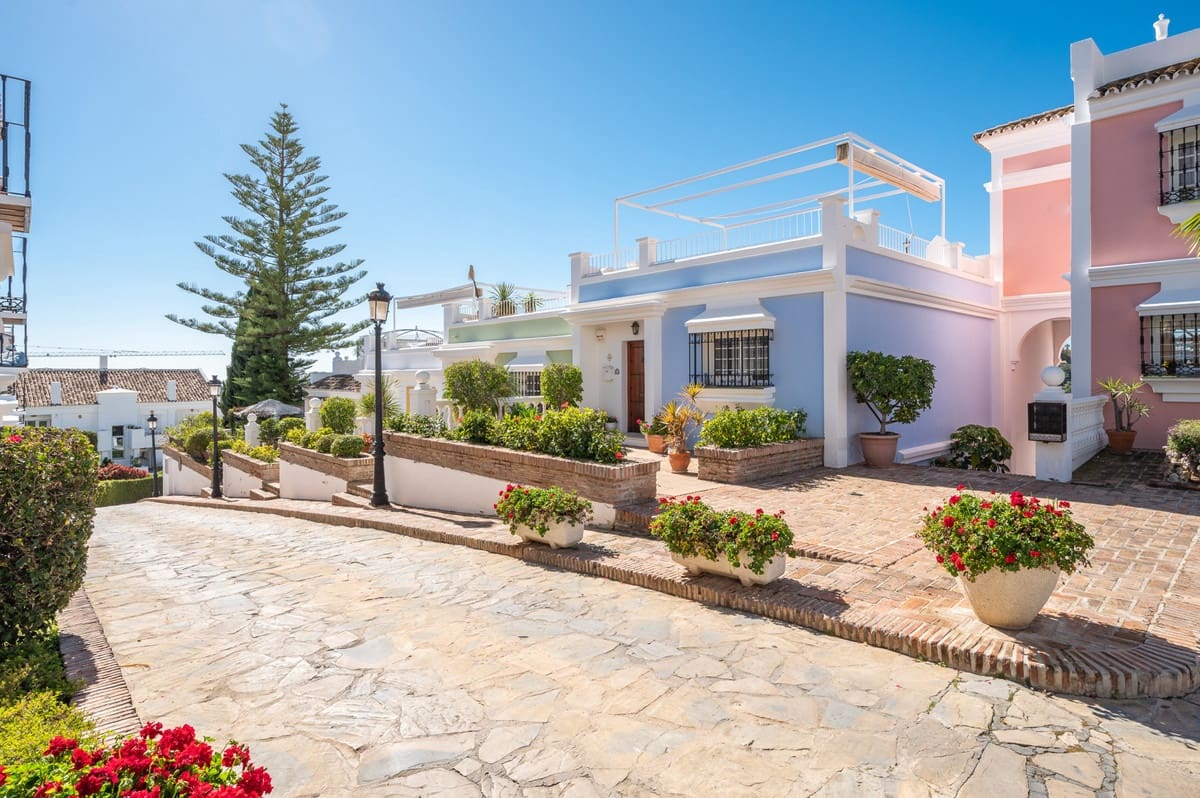 3 soverom Hus til salgs i Nueva Andalucia - € 1 050 000 (Ref: 9382025)