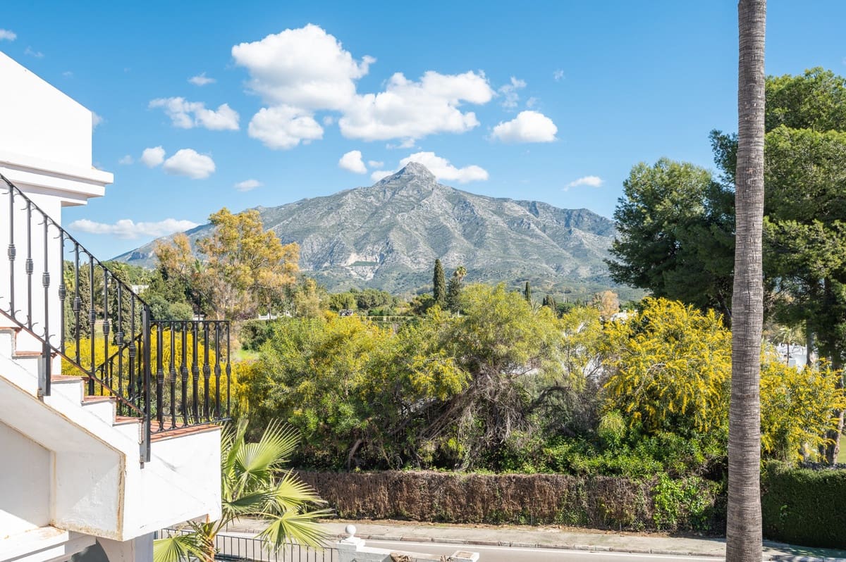 3 slaapkamer Huis te koop in Nueva Andalucia - € 925.000 (Ref: 9382025)