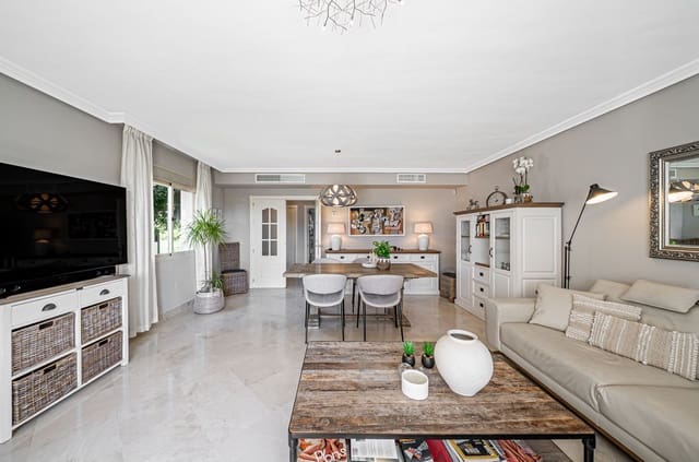 4 soverom Hus til salgs i Estepona Golf, Estepona - € 585 000 (Ref: 9412951)