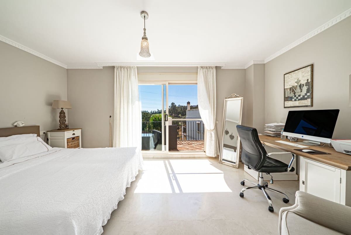 4 soverom Hus til salgs i Estepona - € 585 000 (Ref: 9412951)