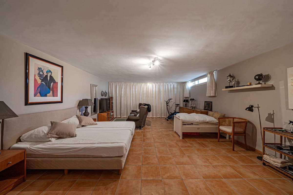 4 soverom Hus til salgs i Estepona - € 585 000 (Ref: 9412951)