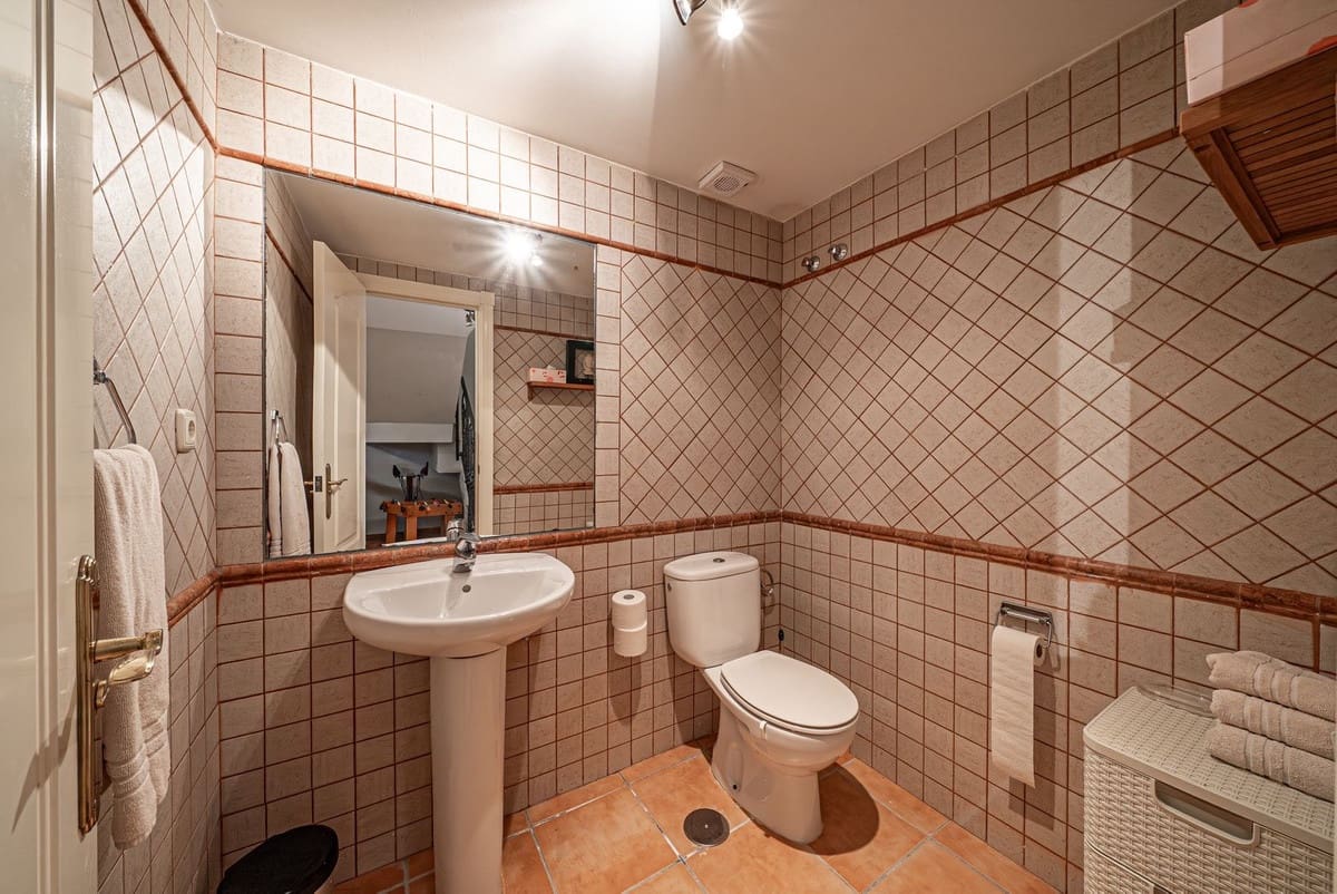 4 soverom Hus til salgs i Estepona - € 585 000 (Ref: 9412951)