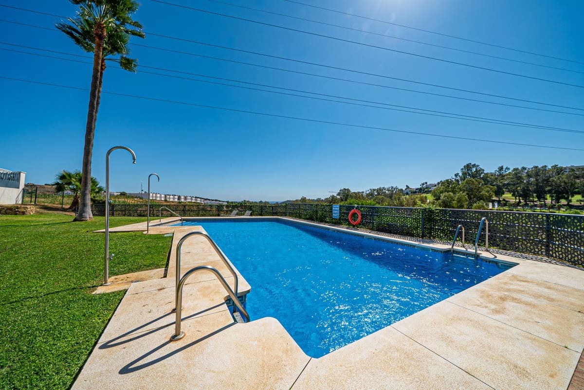 4 soverom Hus til salgs i Estepona - € 585 000 (Ref: 9412951)