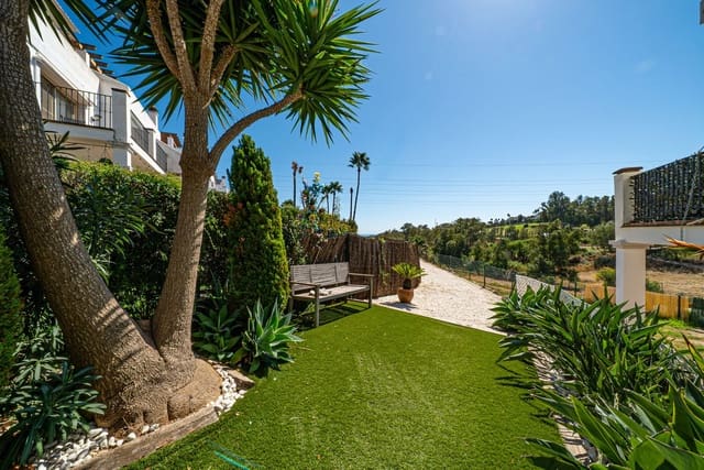 4 soverom Hus til salgs i Estepona Golf, Estepona - € 585 000 (Ref: 9412951)