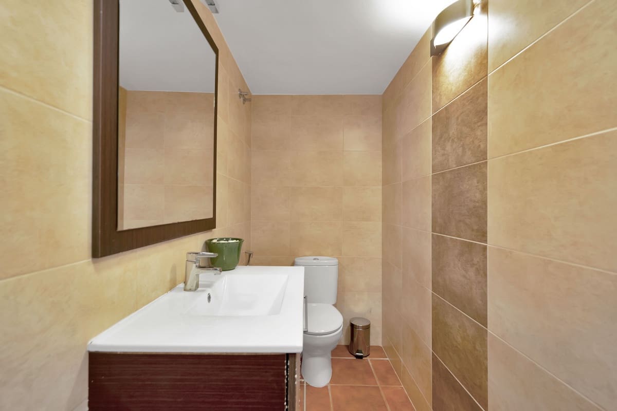 4 bedroom Villa for sale in Estepona - € 2,850,000 (Ref: 9412953)