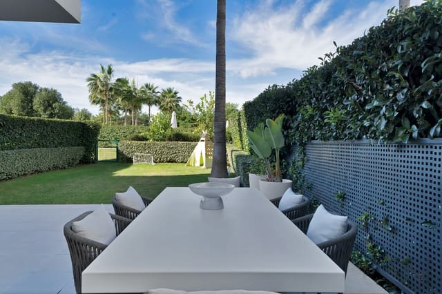 3 bedroom Apartment for sale in Atalaya-Isdabe, Estepona - € 895,000 (Ref: 9412954)
