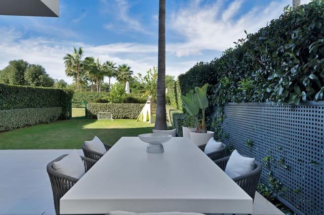 3 chambre Appartement à vendre à Nueva Atalaya, Estepona - 895 000 € (Ref: 9412954)
